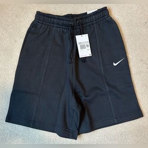 NWT Nike Women’s Sportswear Essential Fleece High Rise Shorts - XS